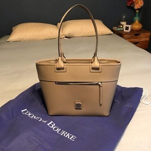 New Dooney & Bourke Beacon Bag